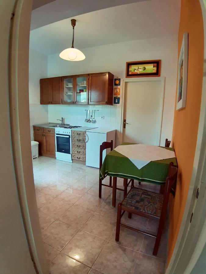 F• R• I• E• N• D• S• Bed & Breakfast Novalja Exterior photo