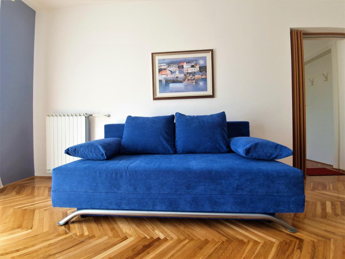 F• R• I• E• N• D• S• Bed & Breakfast Novalja Exterior photo